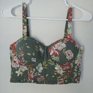 Bog Collective Women's Green floral crop top Size S